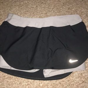 nike dry fit tenis skirt with build in spandex